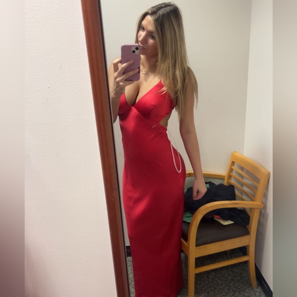 Dresses & Skirts - Red silt material maxi dress